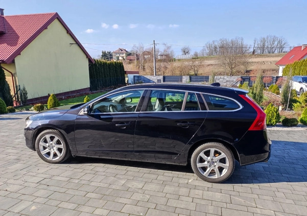 Volvo V60 cena 40590 przebieg: 221300, rok produkcji 2014 z Kraków małe 106